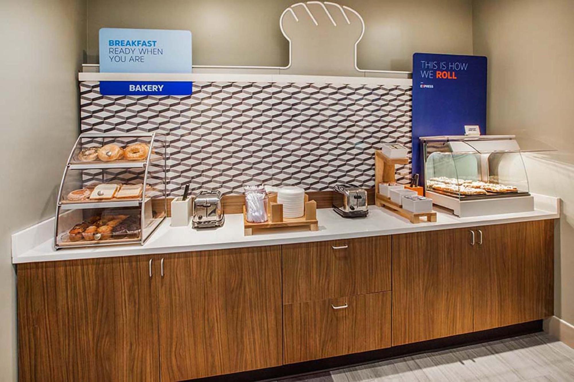 Holiday Inn Express Conway By Ihg Екстериор снимка