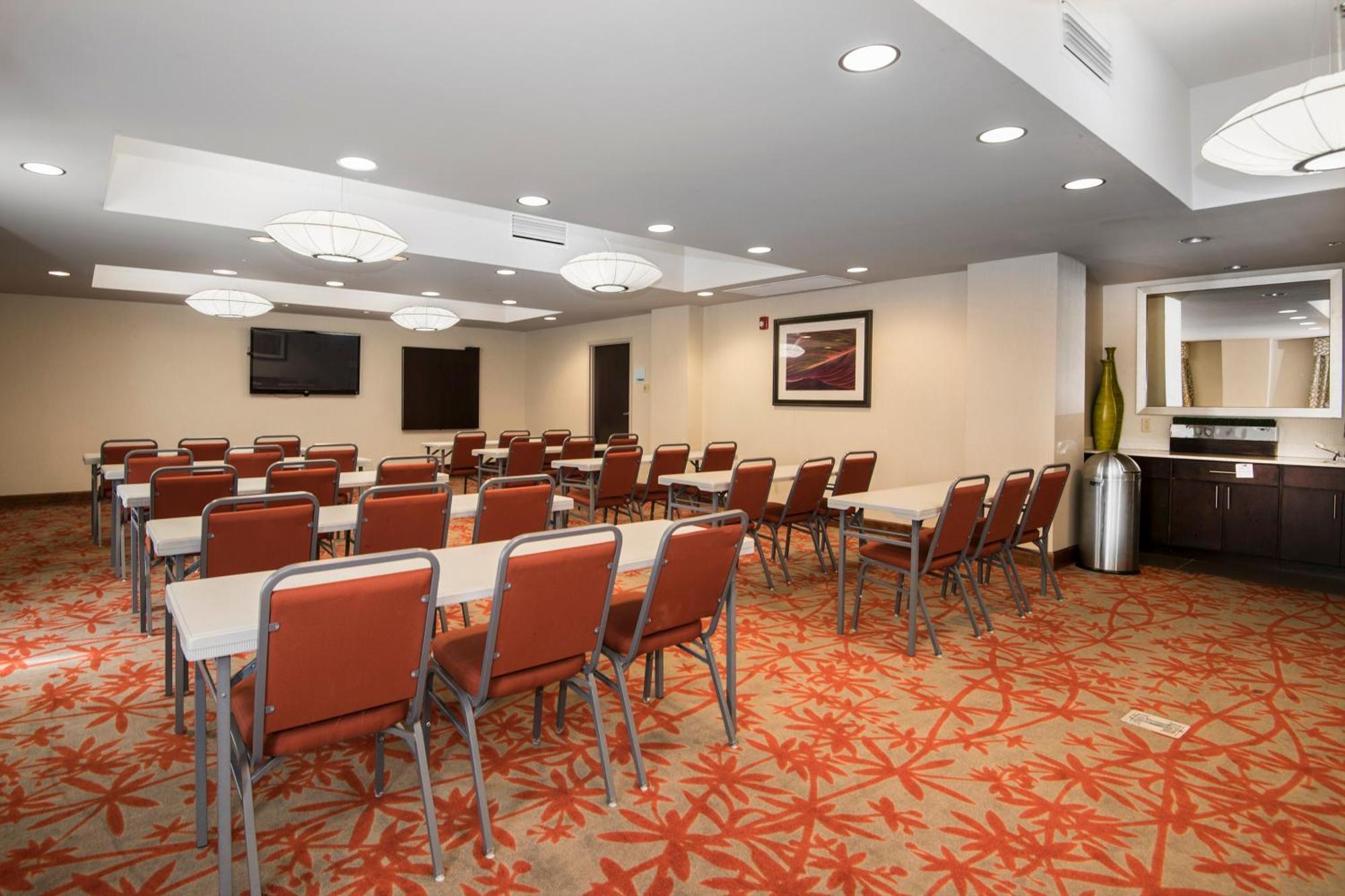 Holiday Inn Express Conway By Ihg Екстериор снимка