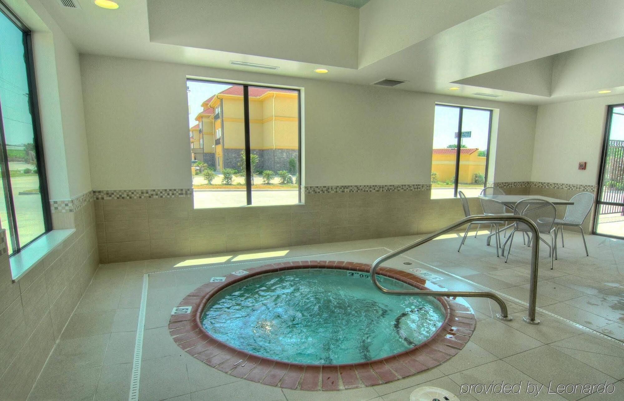 Holiday Inn Express Conway By Ihg Екстериор снимка
